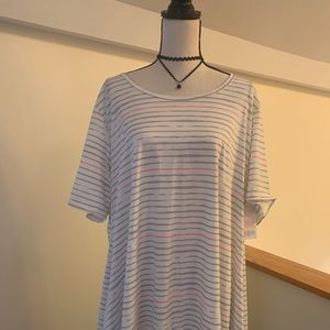 NWT LuLaRoe Perfect T!!!